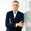 Pośrednik Krzysztof Rożko pracujący w biurze nieruchomości: MUSIAŁ NIERUCHOMOŚCI